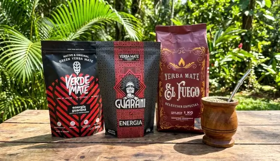 Trzy opakowania yerba mate z matero, w tym najmocniejsza yerba mate El Fuego 1 kg.