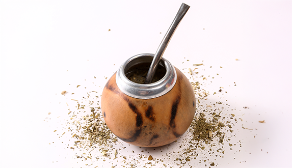 Pył w yerba mate – jak wpływa na smak, moc i sposób parzenia?