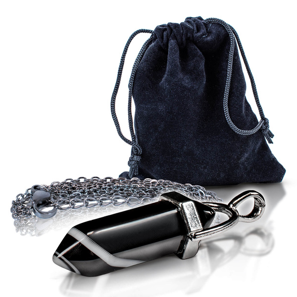 Czarny agat – zawieszka z łańcuszkiem w woreczku